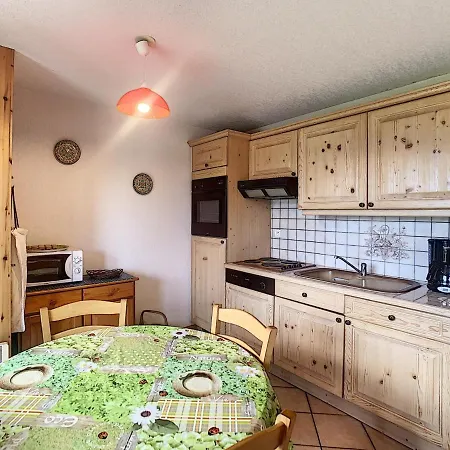 2 Pieces Avec Jardin, Pres De - Fr-1-560-33 Apartment